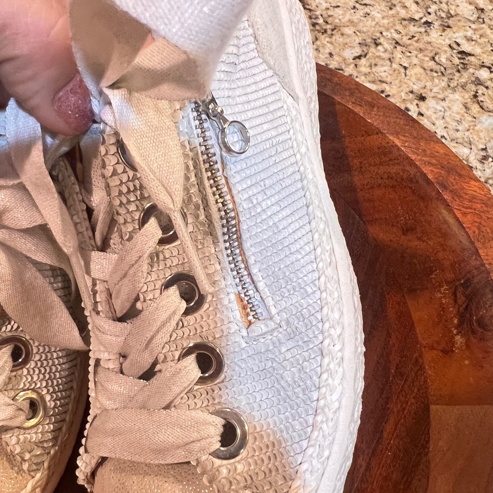 Softwaves Sneaker - image 6